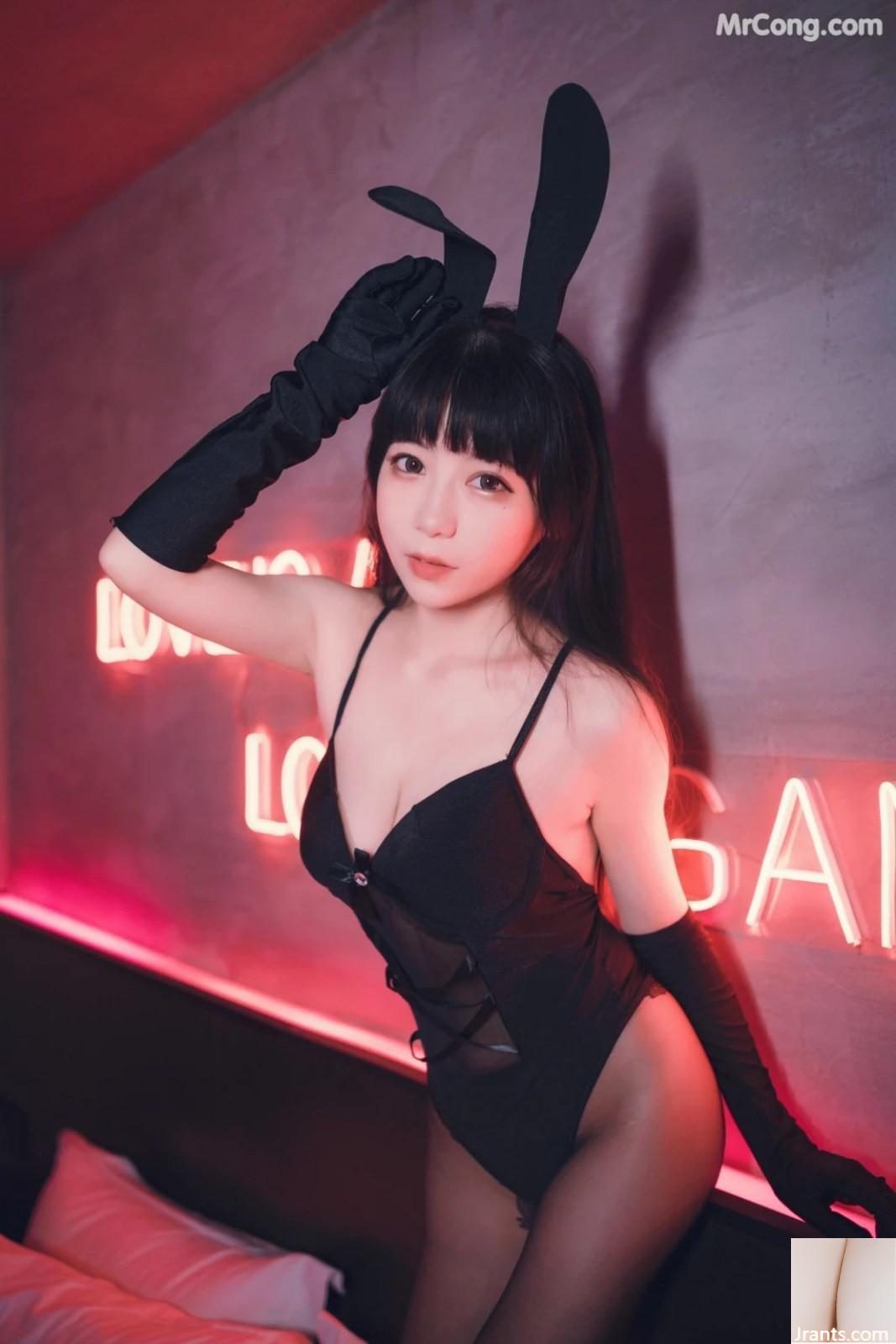 Coser@usejan蓝蓝Vol.001 Black Rabbit(33P)