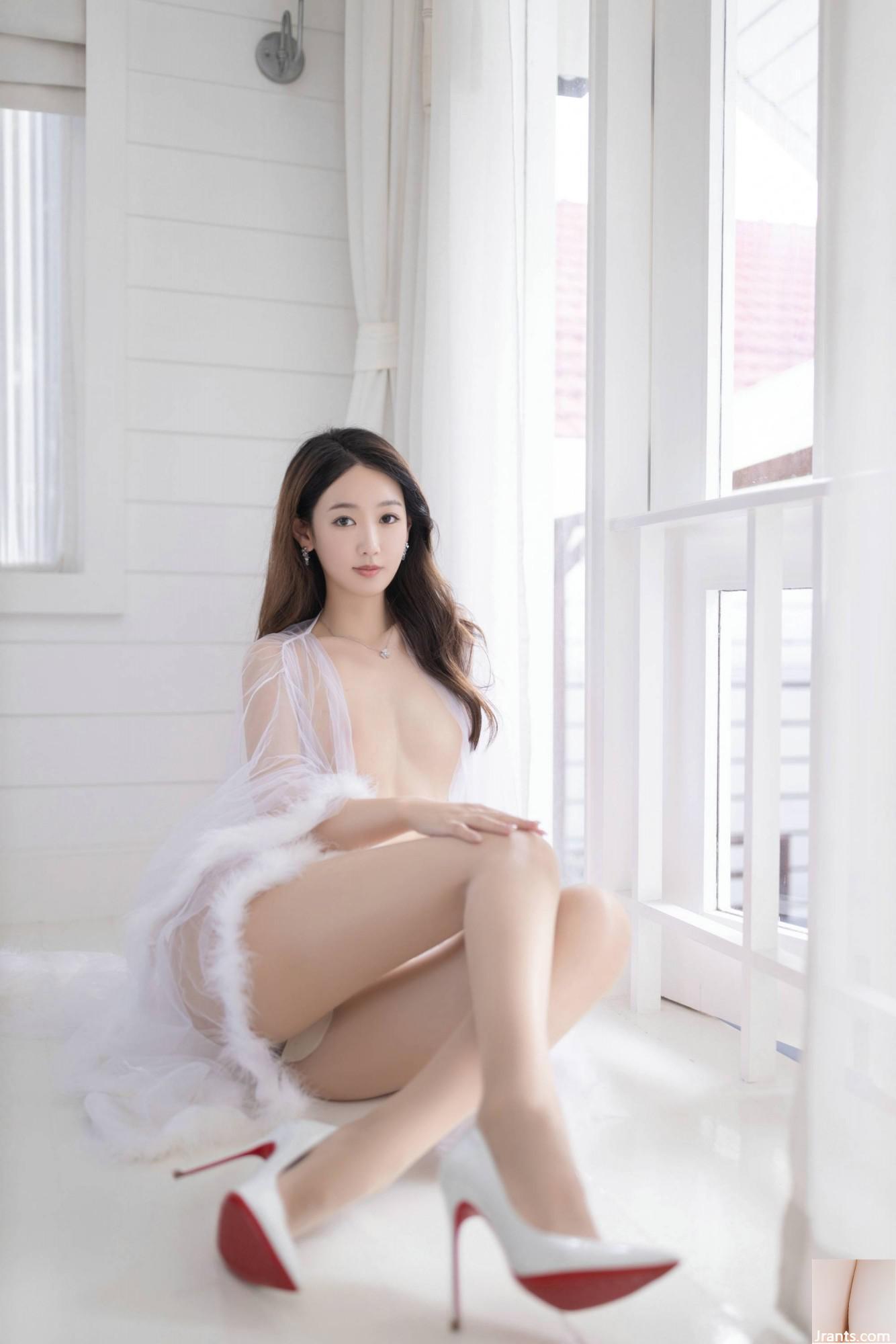 (Colección extra XiuRen) Hermosa modelo Tang Anqi sexy falda de gasa blanca (88P)