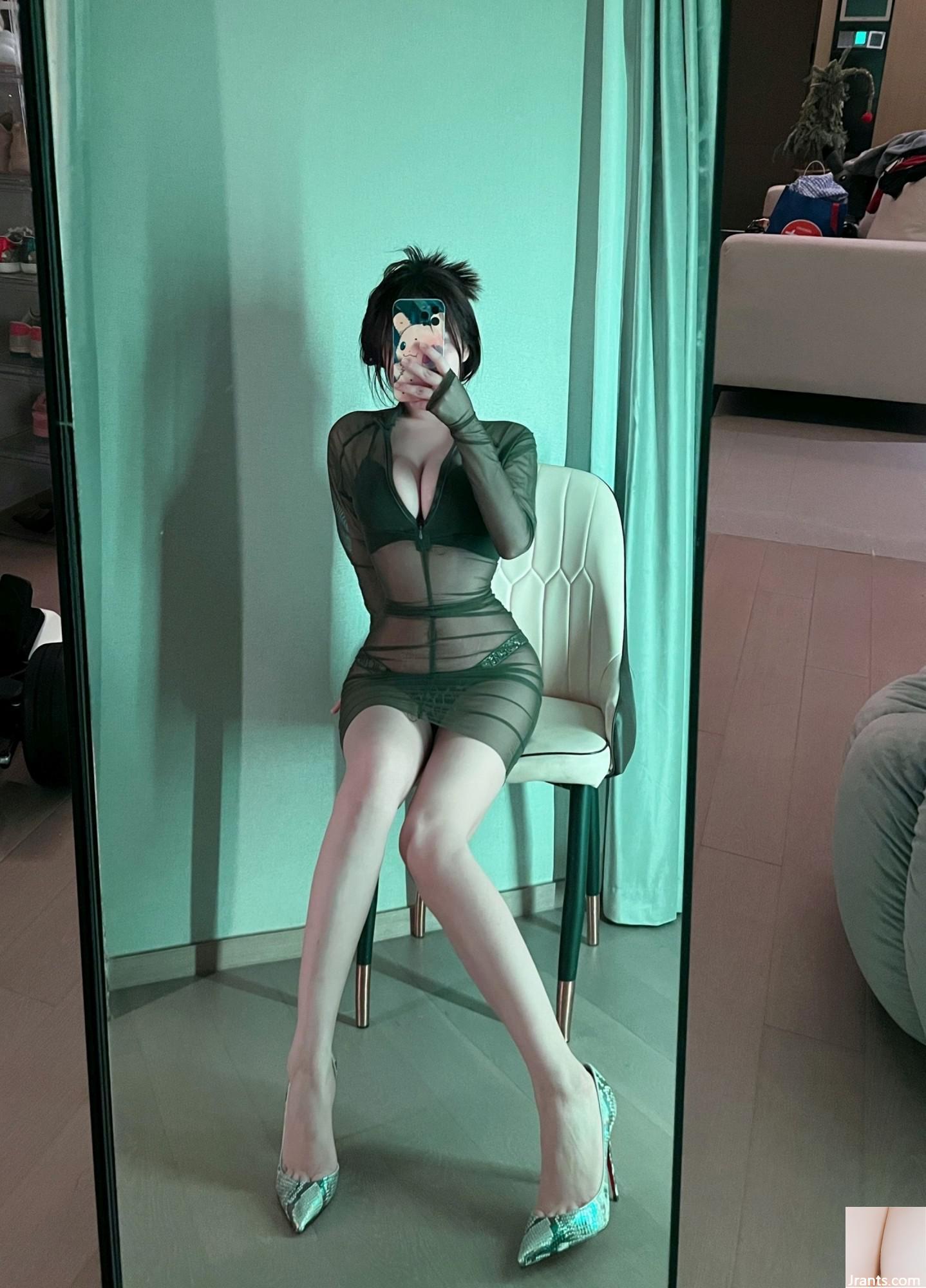 (အွန်လိုင်းစုစည်းမှု) Welfare Girl Running Jingluoer ၏ &#8220; Green See-through Outfit&#8221;  VIP Exclusive Full (35P)