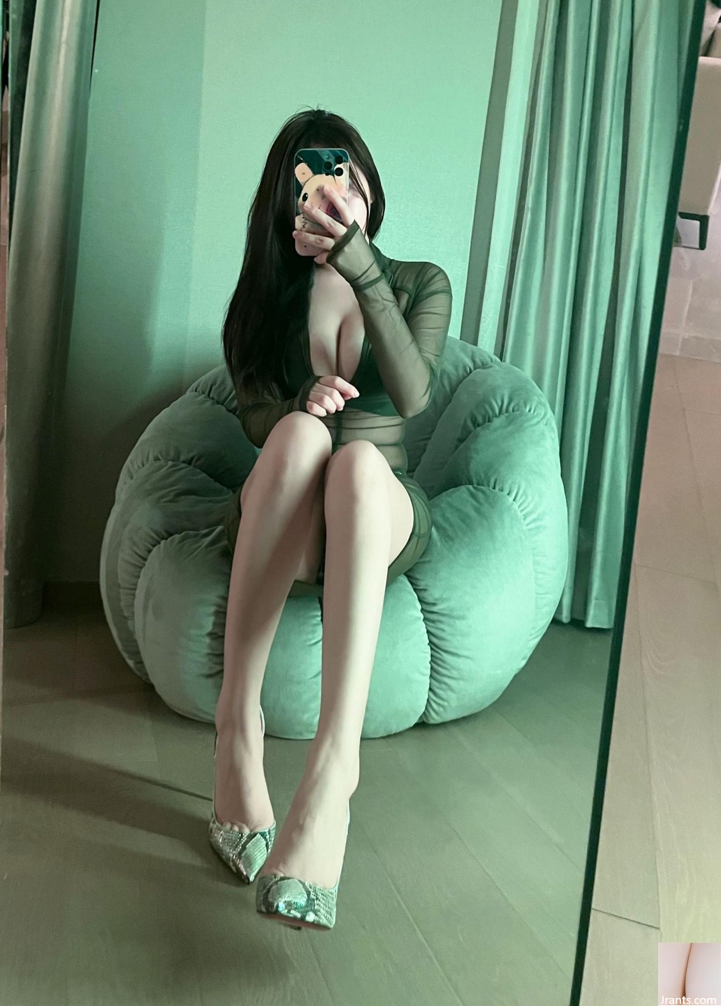 (အွန်လိုင်းစုစည်းမှု) Welfare Girl Running Jingluoer ၏ &#8220; Green See-through Outfit&#8221;  VIP Exclusive Full (35P)