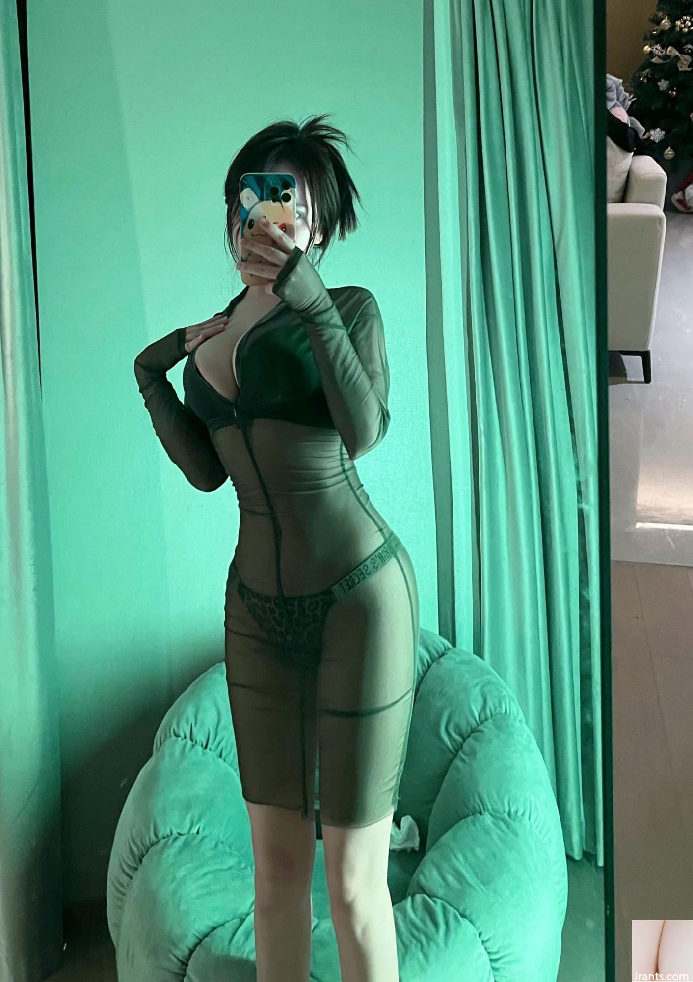 (အွန်လိုင်းစုစည်းမှု) Welfare Girl Running Jingluoer ၏ &#8220; Green See-through Outfit&#8221;  VIP Exclusive Full (35P)