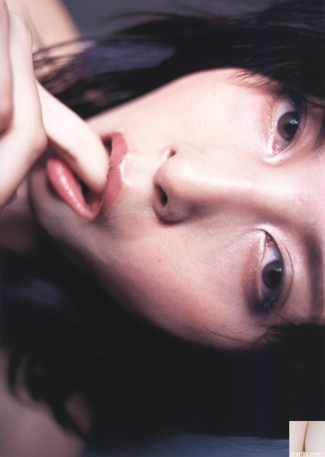 Natsuki Kato (Fotoalbum) (Monthly シリーズ062) – Monthly 062 (2004.10.12) (86P)