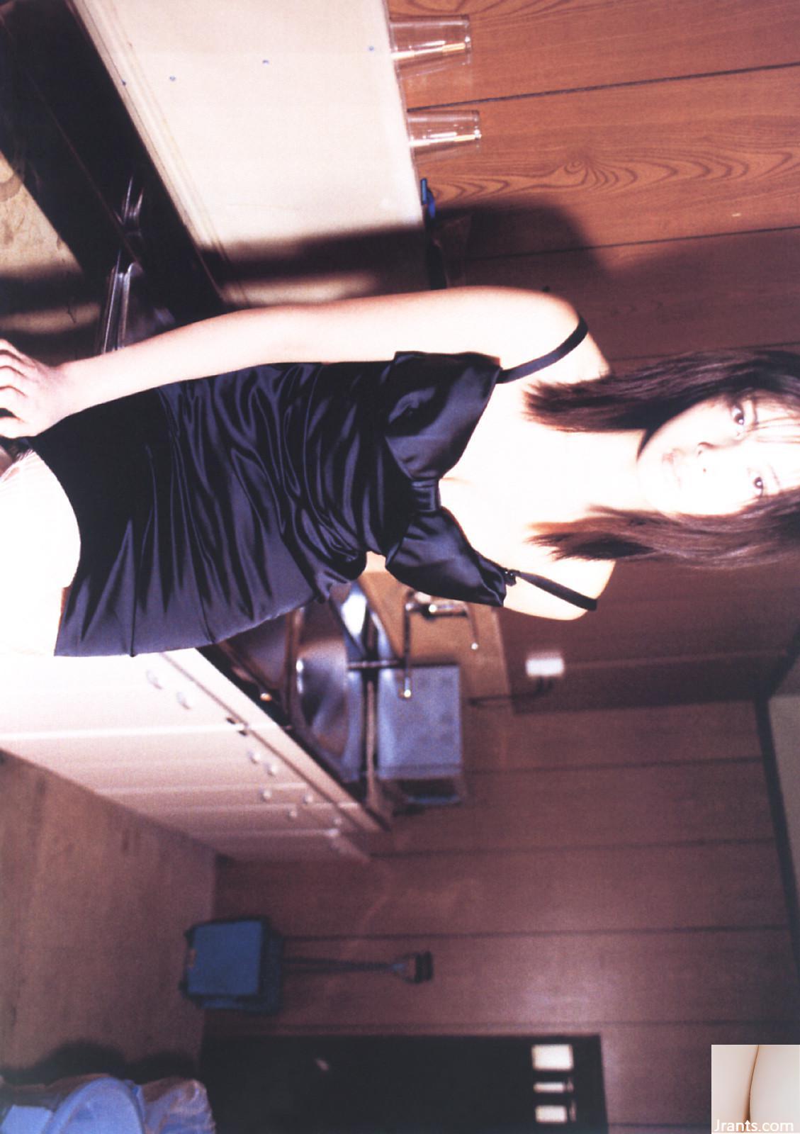 Natsuki Kato (Fotoalbum) (Monthly シリーズ062) – Monthly 062 (2004.10.12) (86P)