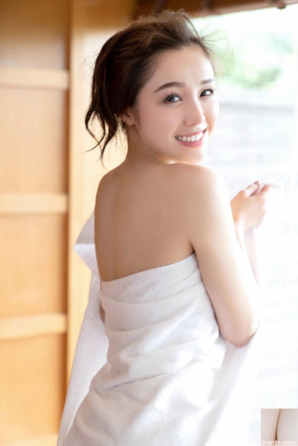 Anna Ishida (Ke kamar mandi yang mempesona dengan mantan kecantikan SKE48!) (100P)