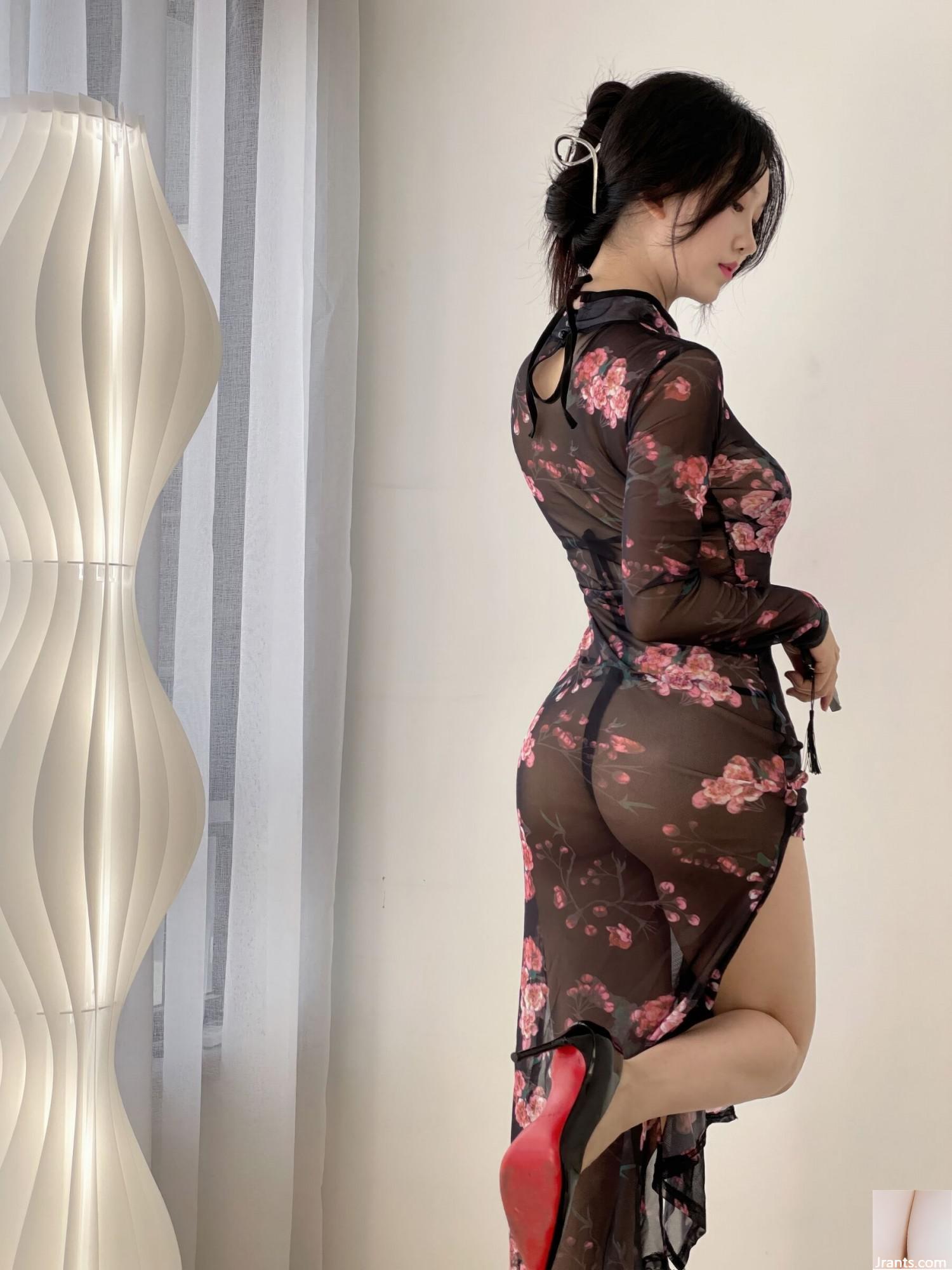 (عکس سکسی) Dou Niang &#8220;Sexy Cheongsam&#8221; (38P)