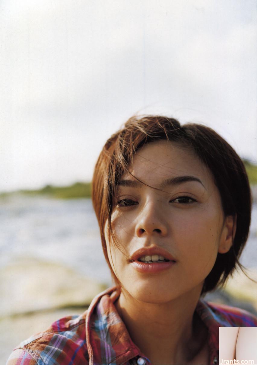 Reina Asami (Reina Asami) (Colección de fotos) (Serie mensual 072) – Mensual 072 (90P)