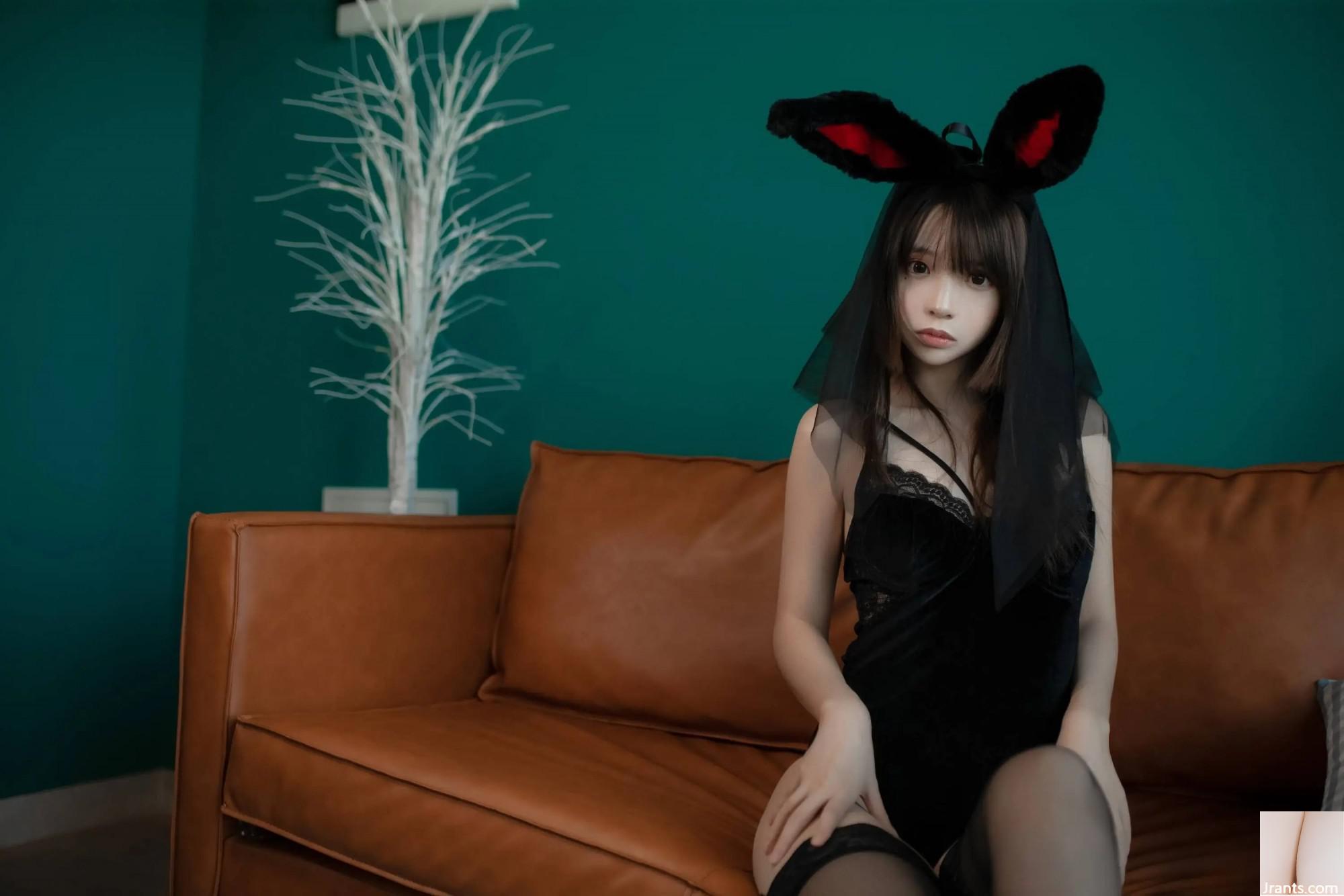 Crazy Cat « Black Silk Bunny Girl » Exclusivité VIP (82P)