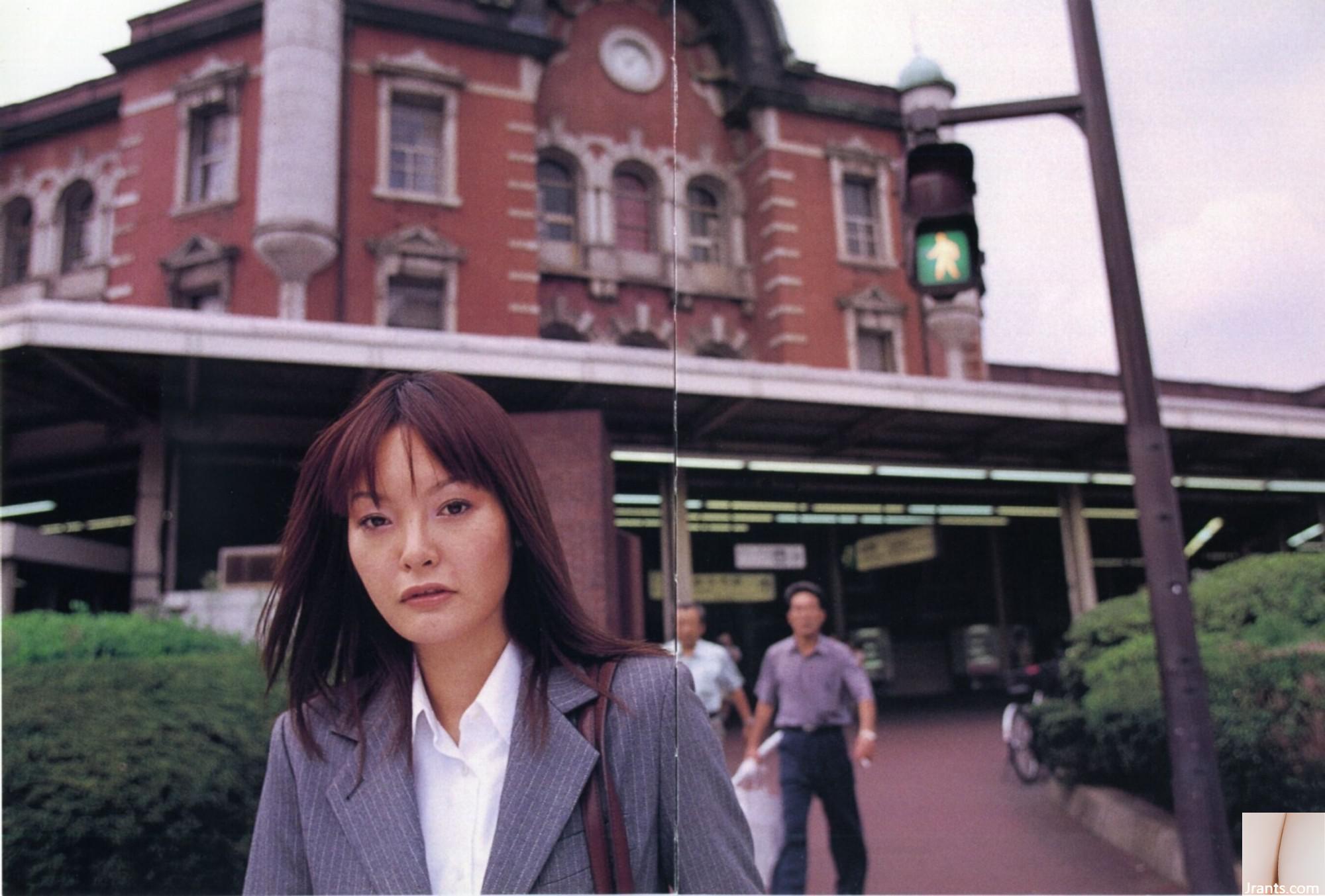 Rika Akiyoshi《Accidents TOKYO》(2000.11) (116P)