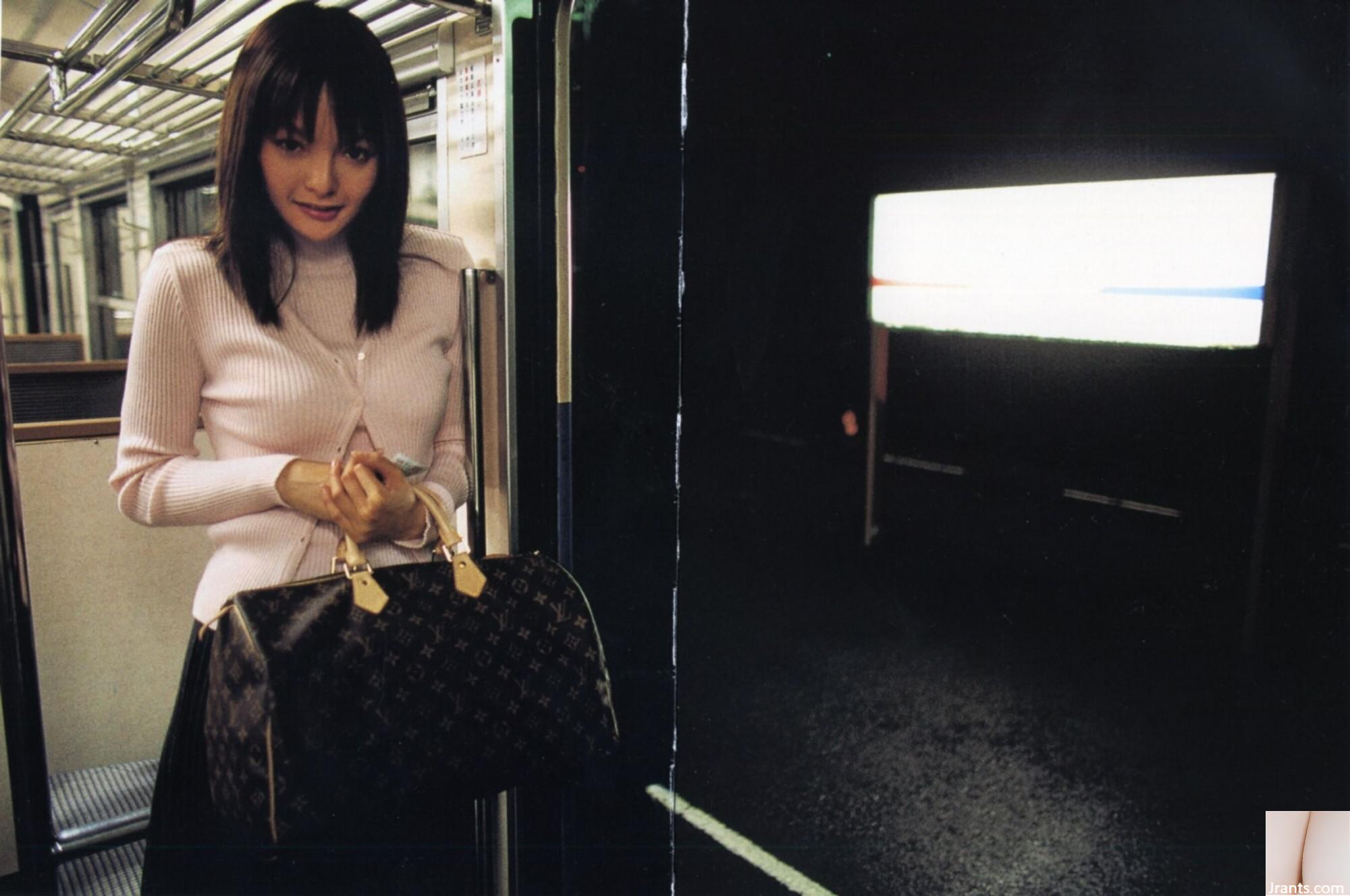 Rika Akiyoshi《Accidents TOKYO》(2000.11) (116P)