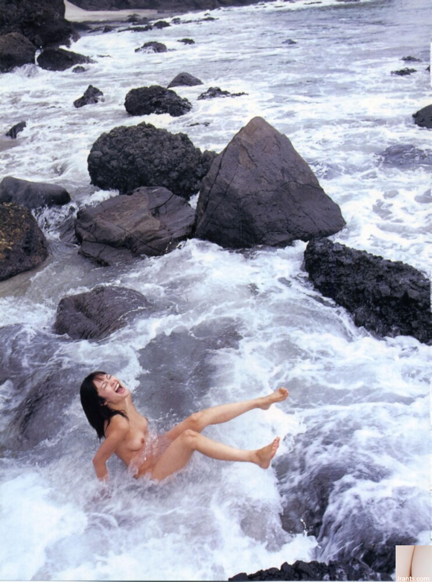 Rika Akiyoshi《Accidents TOKYO》(2000.11) (116P)