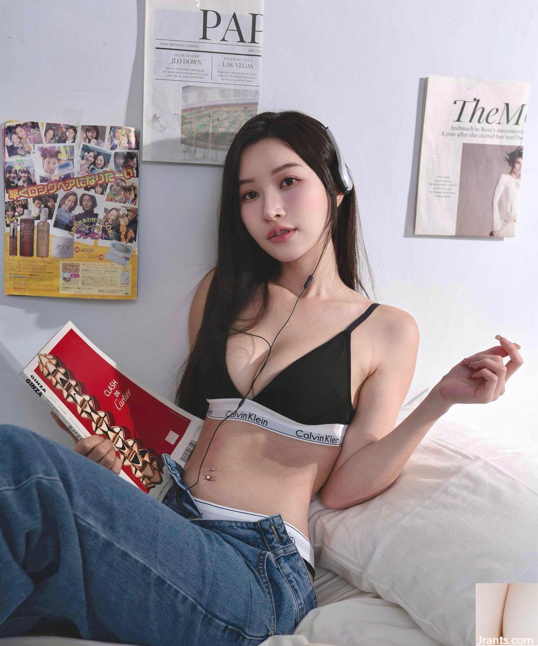 La belle fille « Nina Zhang » a de belles courbes, une peau claire, des photos sexy et accrocheuses (10P)