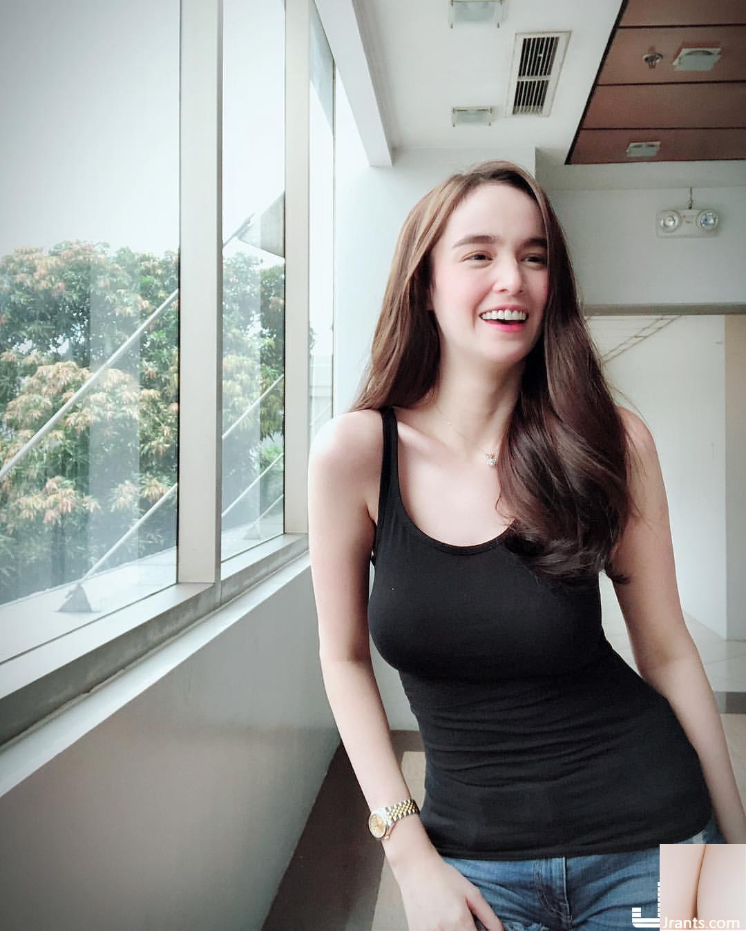 Filipinli-Fransız karma ırk güzeli~Kim Domingo