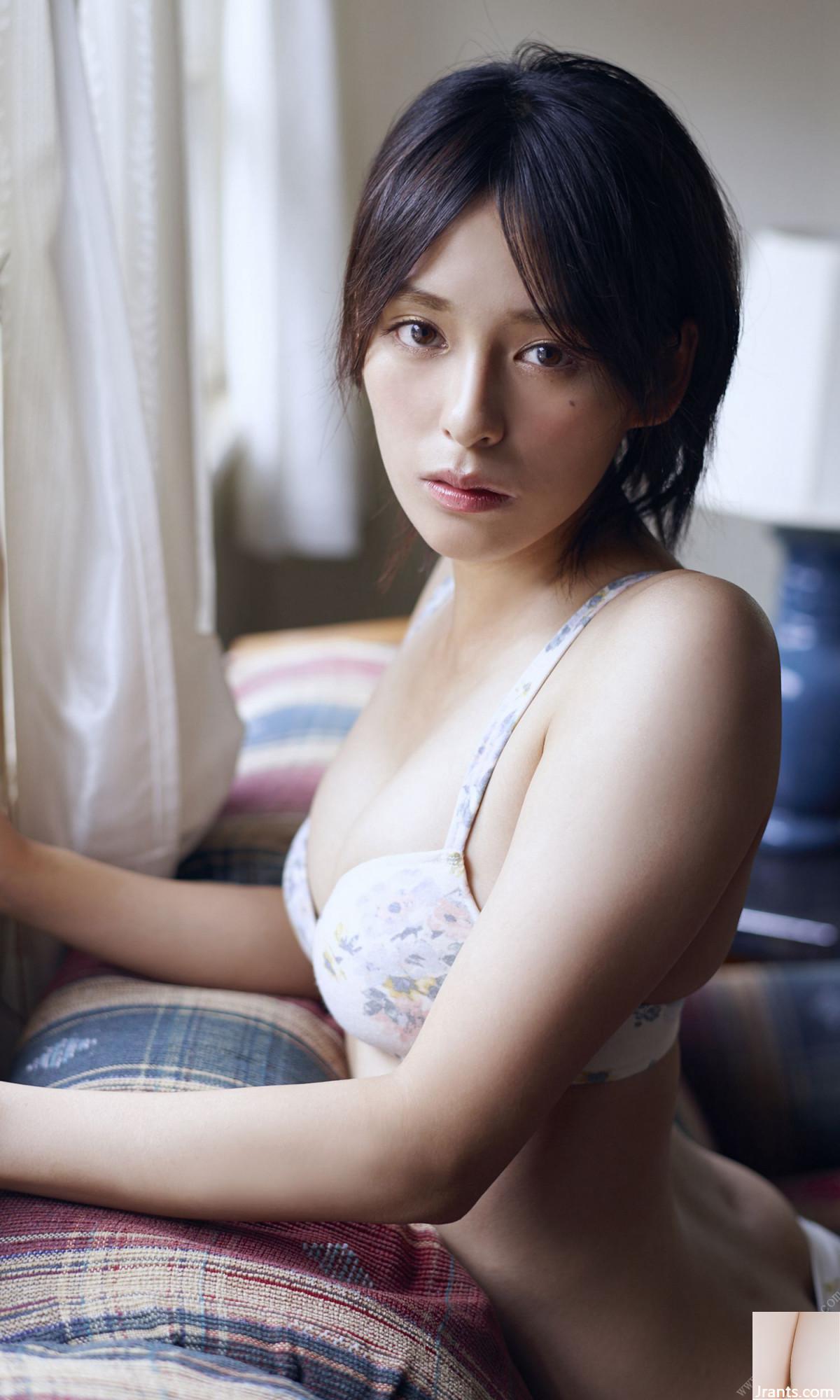 Hikaru Osawa (Hikaru Osawa) „Die weibliche Macht ist auf dem Vormarsch.“ Wöchentliches FOTOBUCH (111P)