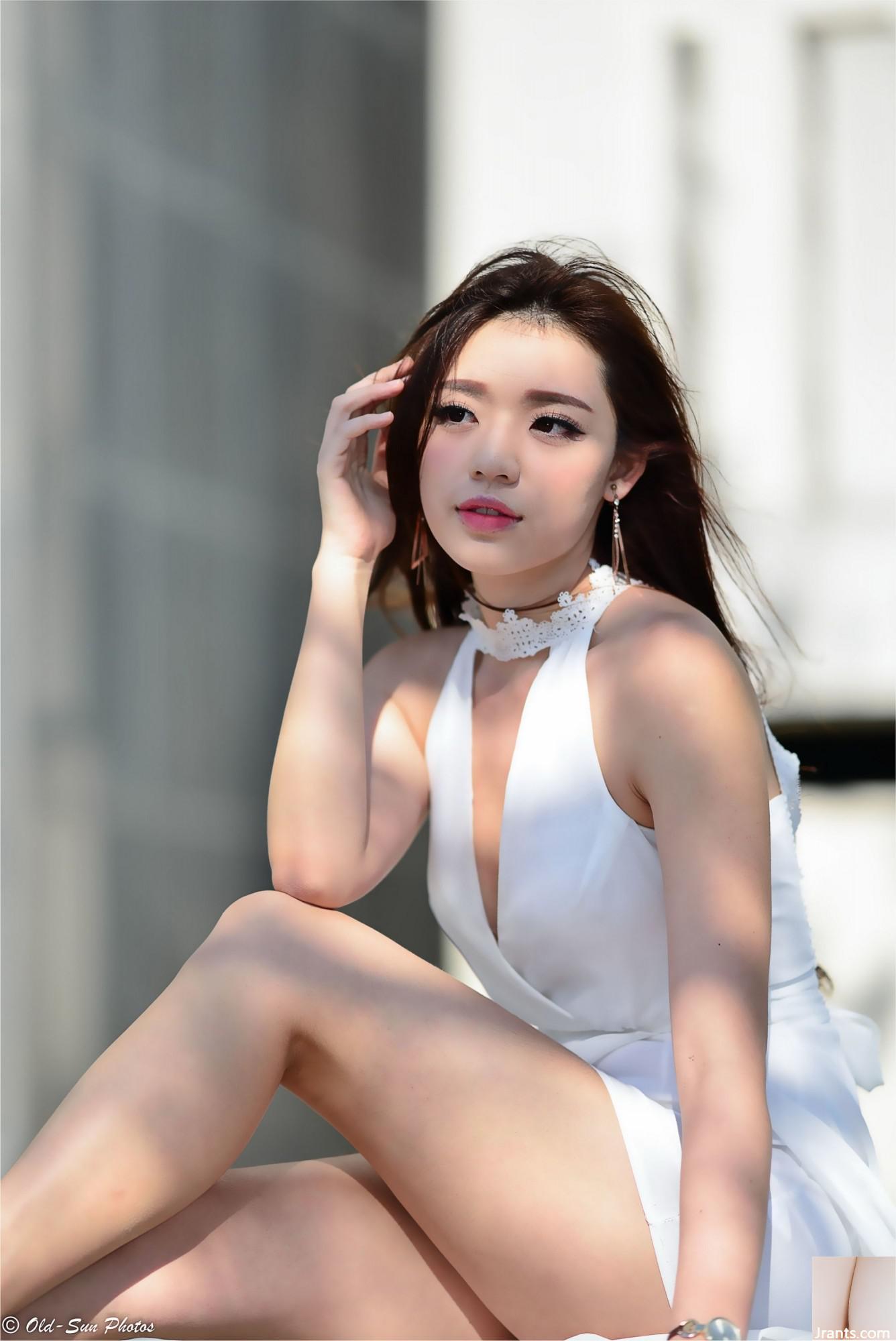 (Extrakapitel über schöne Beine) Langbeiniges Beauty-Model Xie Liqi in weißem Kleid mit High Heels und schönen Beinen 2 (80P)