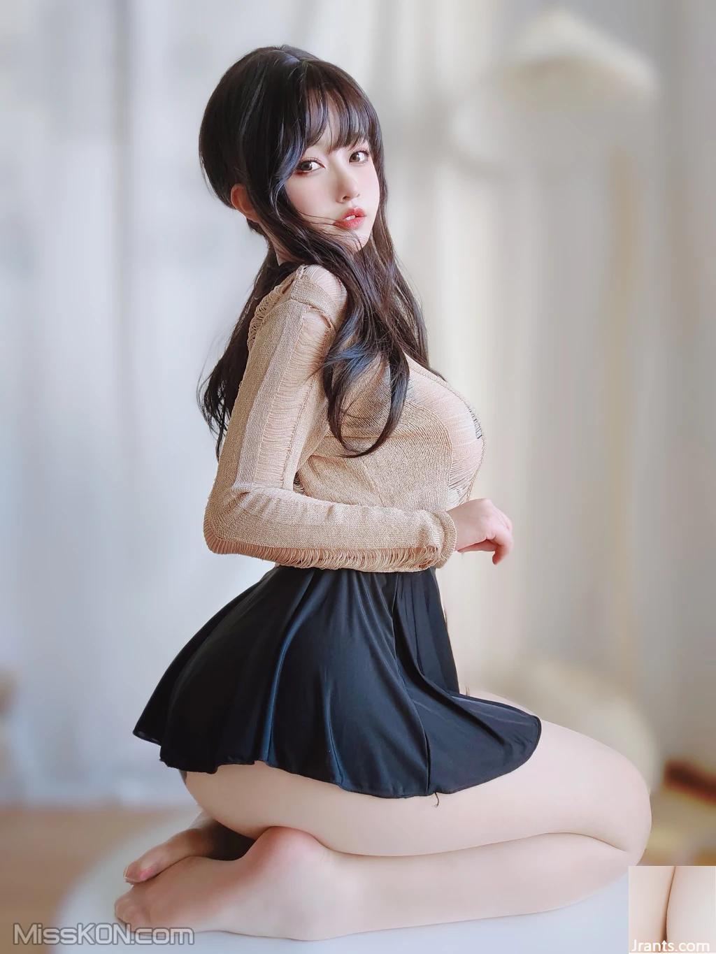 Coser@女主 K Frühherbst-Outfits (113P)