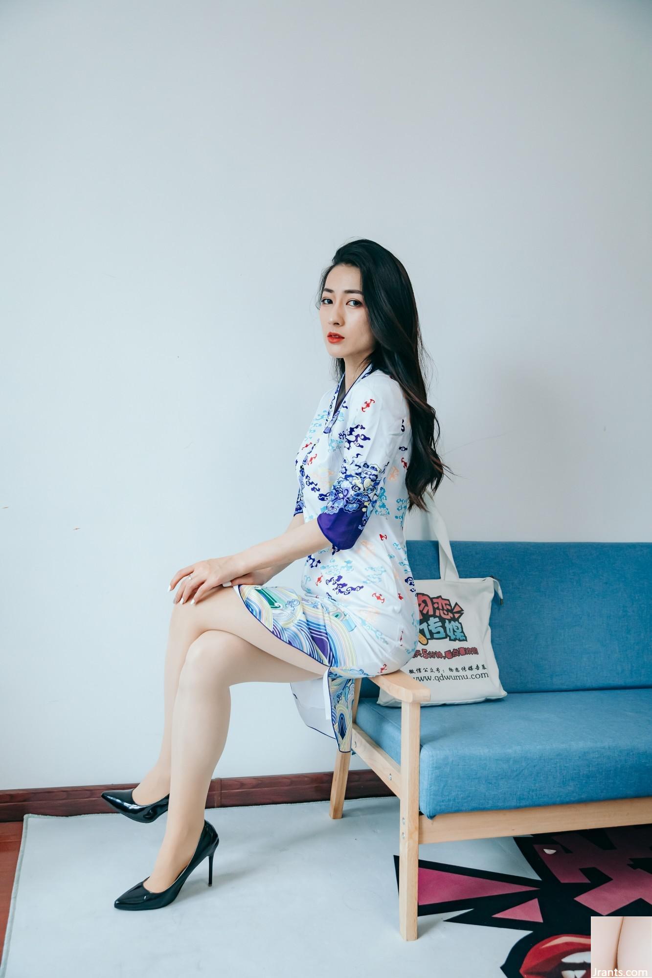 (Coleção online) Cheongsam Mulher madura de seda preta 180p (180P)