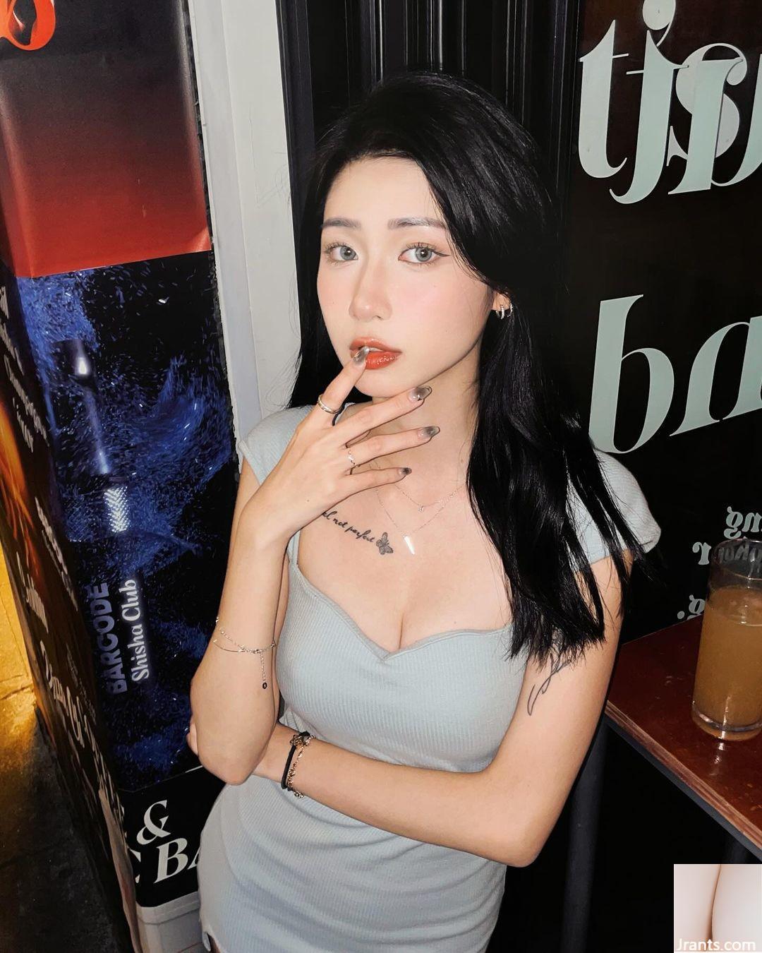 Gadis cantik &#8220;Peiyu&#8221; memiliki senyuman manis dan sosok yang sangat hot berbeda dengan penampilannya (10P)