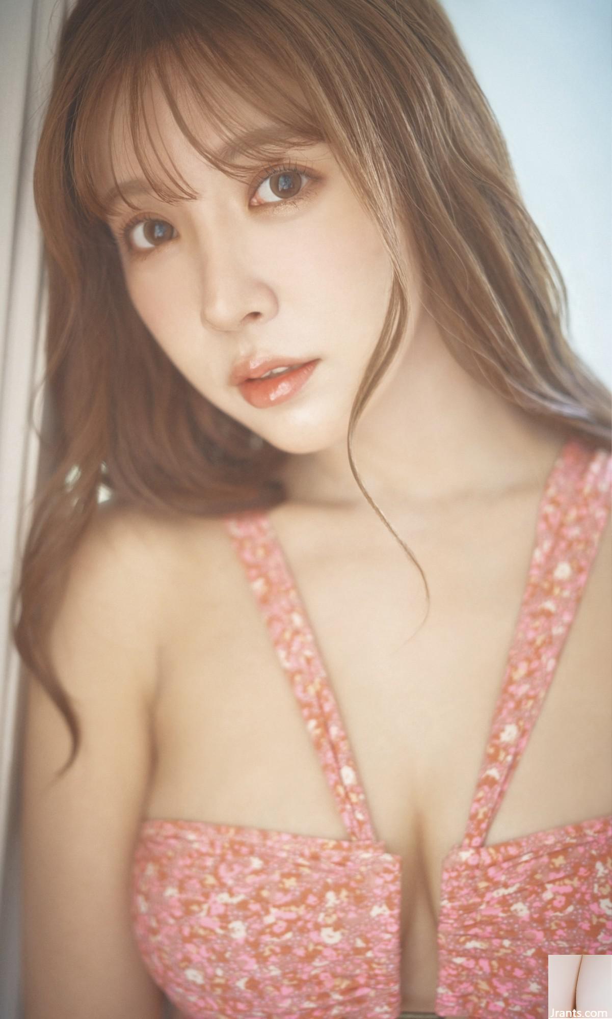 미카미 유아(포토북) 포토북 &#8220;Your DOLL&#8221; ZhoupraPHOTO BOOK (103P)