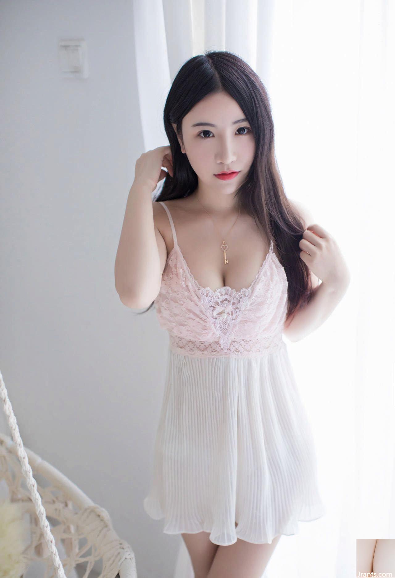 Xie Zhixin reinweißer sexy Pyjama mit großen Brüsten (39P)