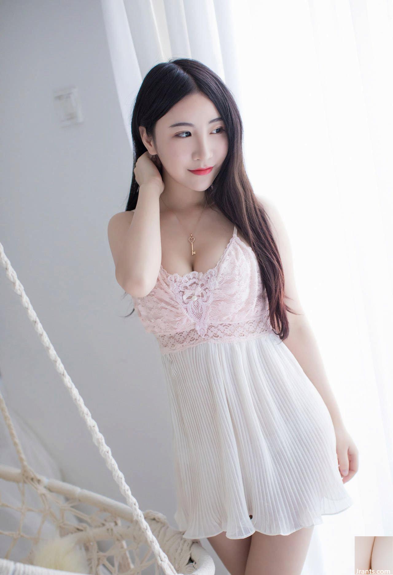 Xie Zhixin reinweißer sexy Pyjama mit großen Brüsten (39P)