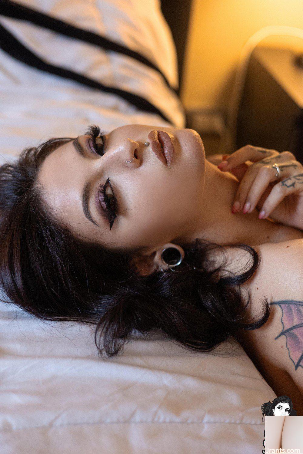 (Suicide Girls) 29. Juli 2024 – Alessrose – Black Harmony (68P)