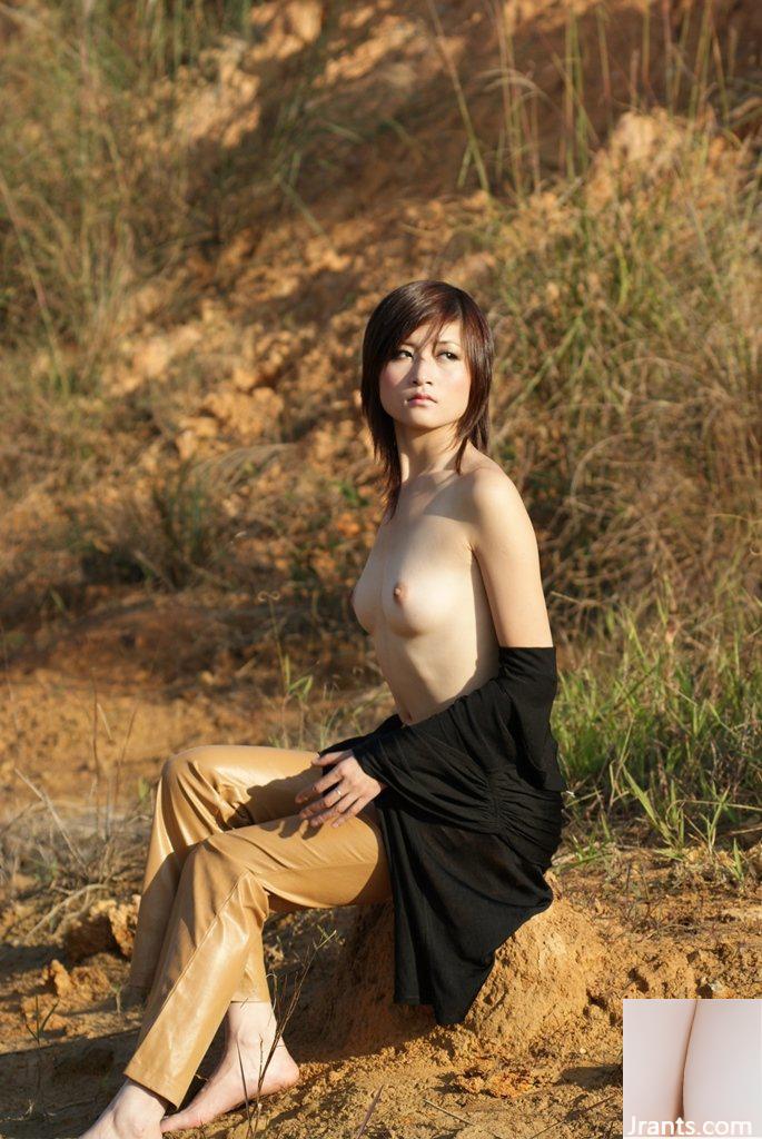 (Serie de modelos chinos) Modelo femenino de moda Xiaoxuan desnuda sesión de fotos al aire libre esencia parte superior (86P)