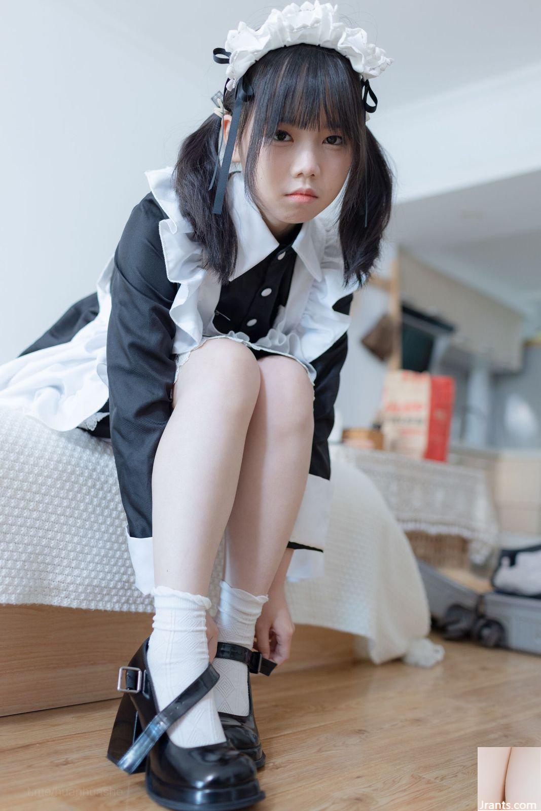 Registro completo de la sesión de fotos «Maid» de Xiaoyu &#8211; versión mejorada 1