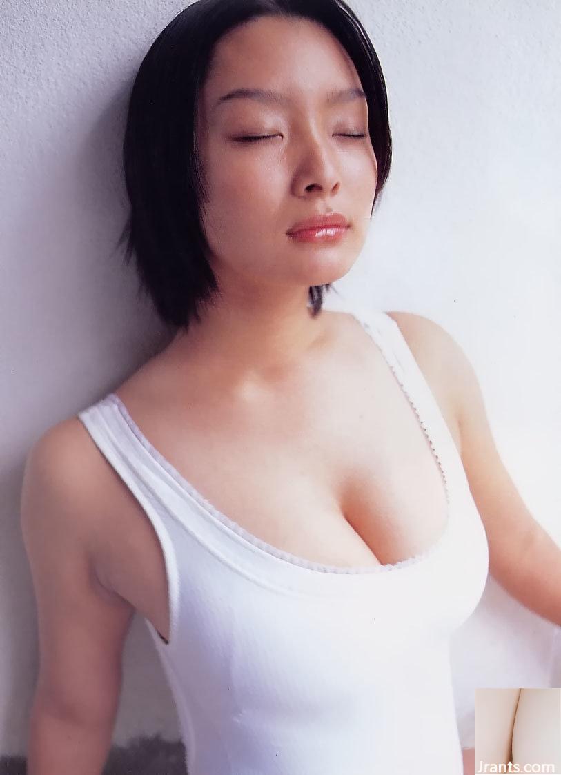 사토 카즈사(Photobook) – 모기타테 과일 (2004.03.19) (126P)