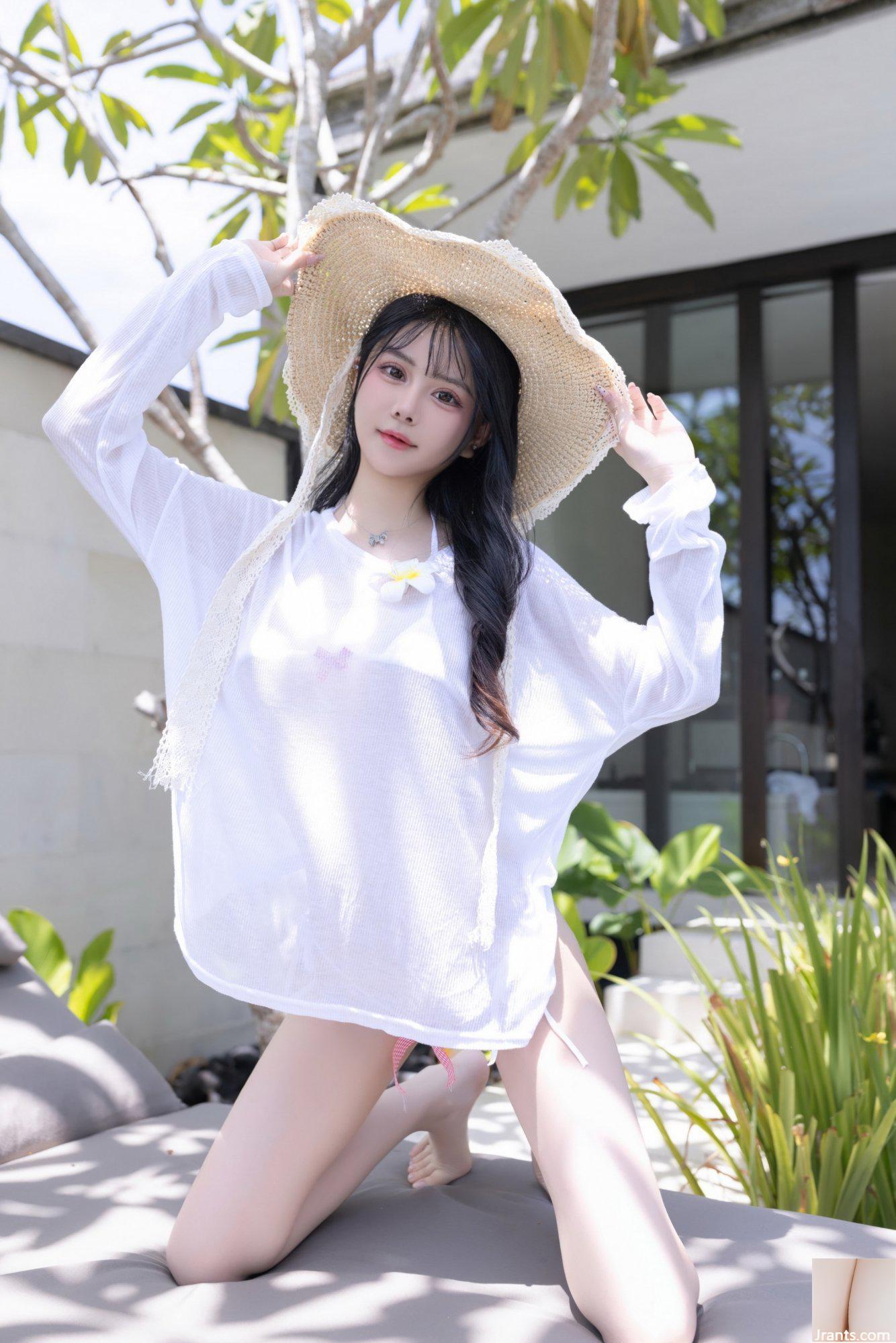 Traje de baño blanco Xie Xiaoan (101P)