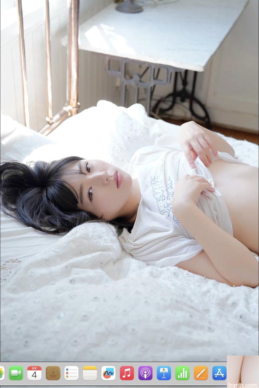 SUSU Wajah Bayi Berbahaya Tsubasa Hazuki (51P)