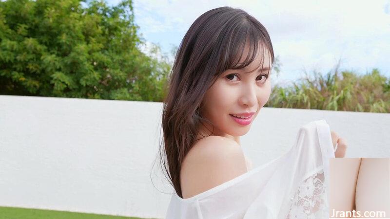 L&#39;idole photo la plus érotique de Hiiragi Rion avec de gros seins et de gros fesses (11P)