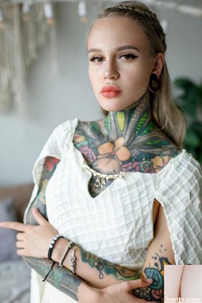 (Suicide Girls) 31 Agustus 2022 – Nerwen – Bukan Ratu. Dan Khaleesi (42P)