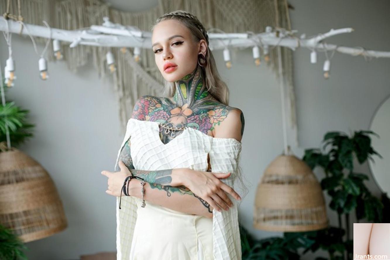 (Suicide Girls) 31 Agustus 2022 – Nerwen – Bukan Ratu. Dan Khaleesi (42P)