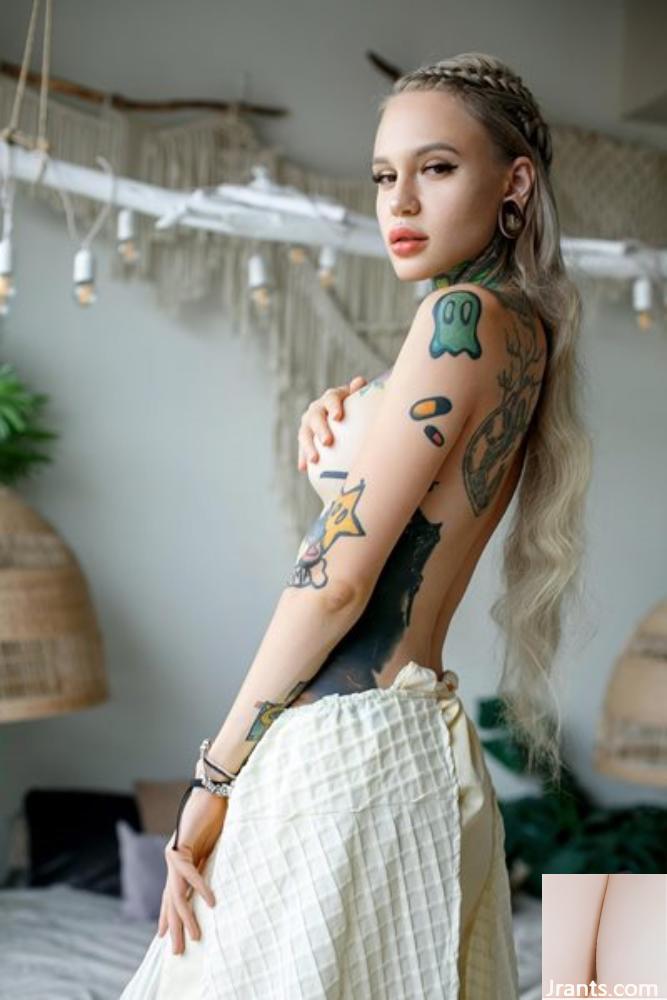 (Suicide Girls) 31 Agustus 2022 – Nerwen – Bukan Ratu. Dan Khaleesi (42P)