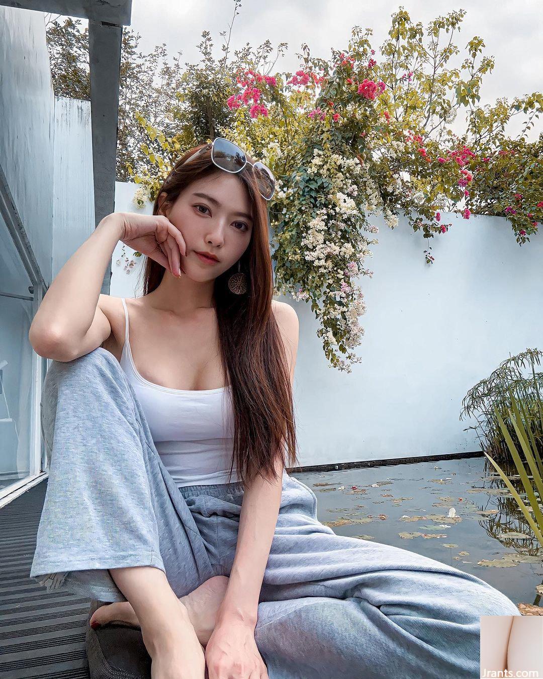 Si cantik seksi &#8220;Zhang Xiaoyi&#8221; sangat percaya diri dan memiliki sosok yang baik sehingga sulit untuk tidak melihatnya lagi (10P)