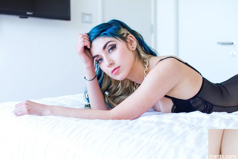 (Suicide Girls) – Poison bleu – Bly