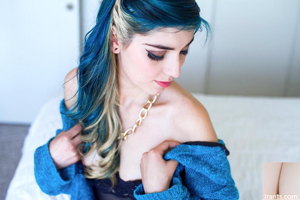 (Suicide Girls) – Veneno Azul – Bly