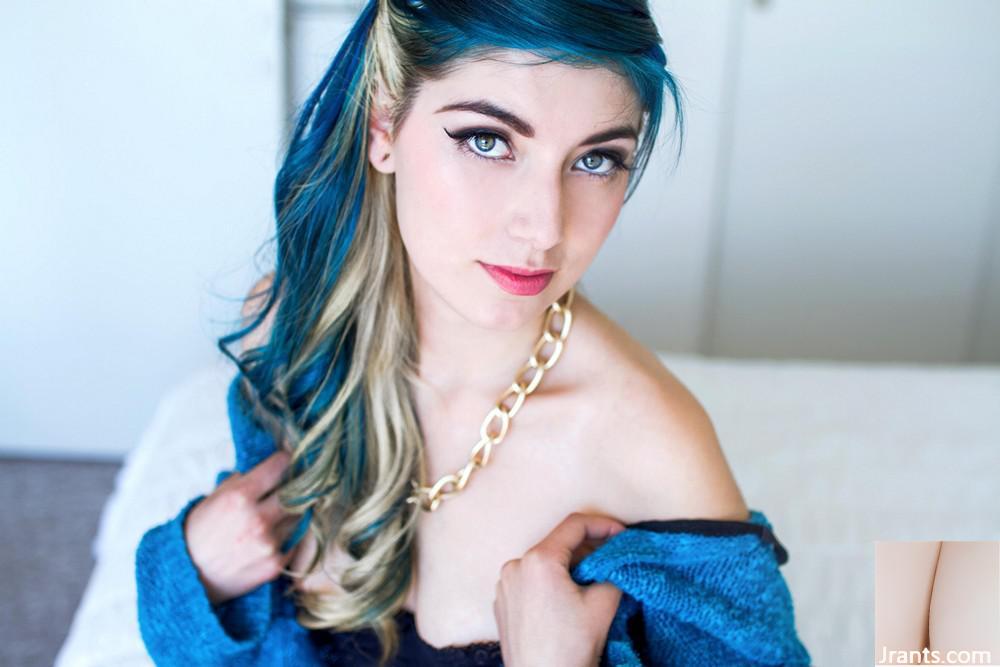 (Suicide Girls) – Veneno Azul – Bly