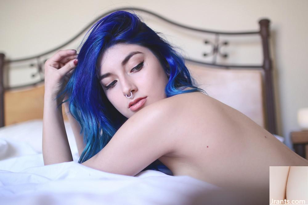 (Suicide Girls) – 나를 애무해 주세요 – Bly