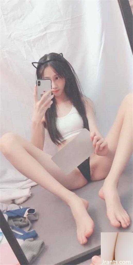 Selfie gadis yang sangat seksi 3