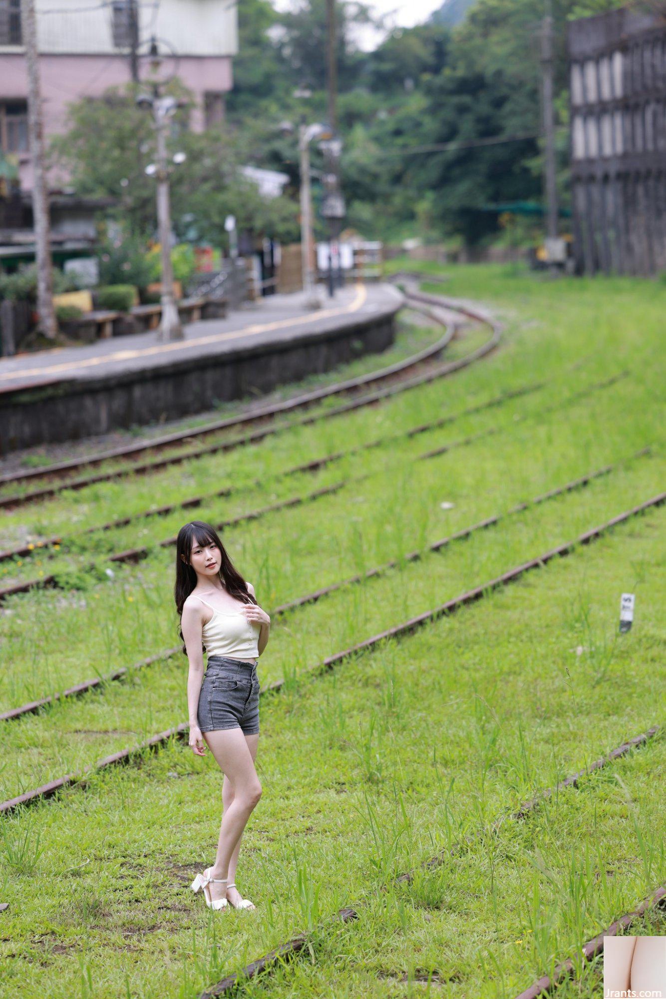 (Collection en ligne) Fille taïwanaise avec de belles jambes-Les belles photos en extérieur de Zhang Weiting (1) (71P)