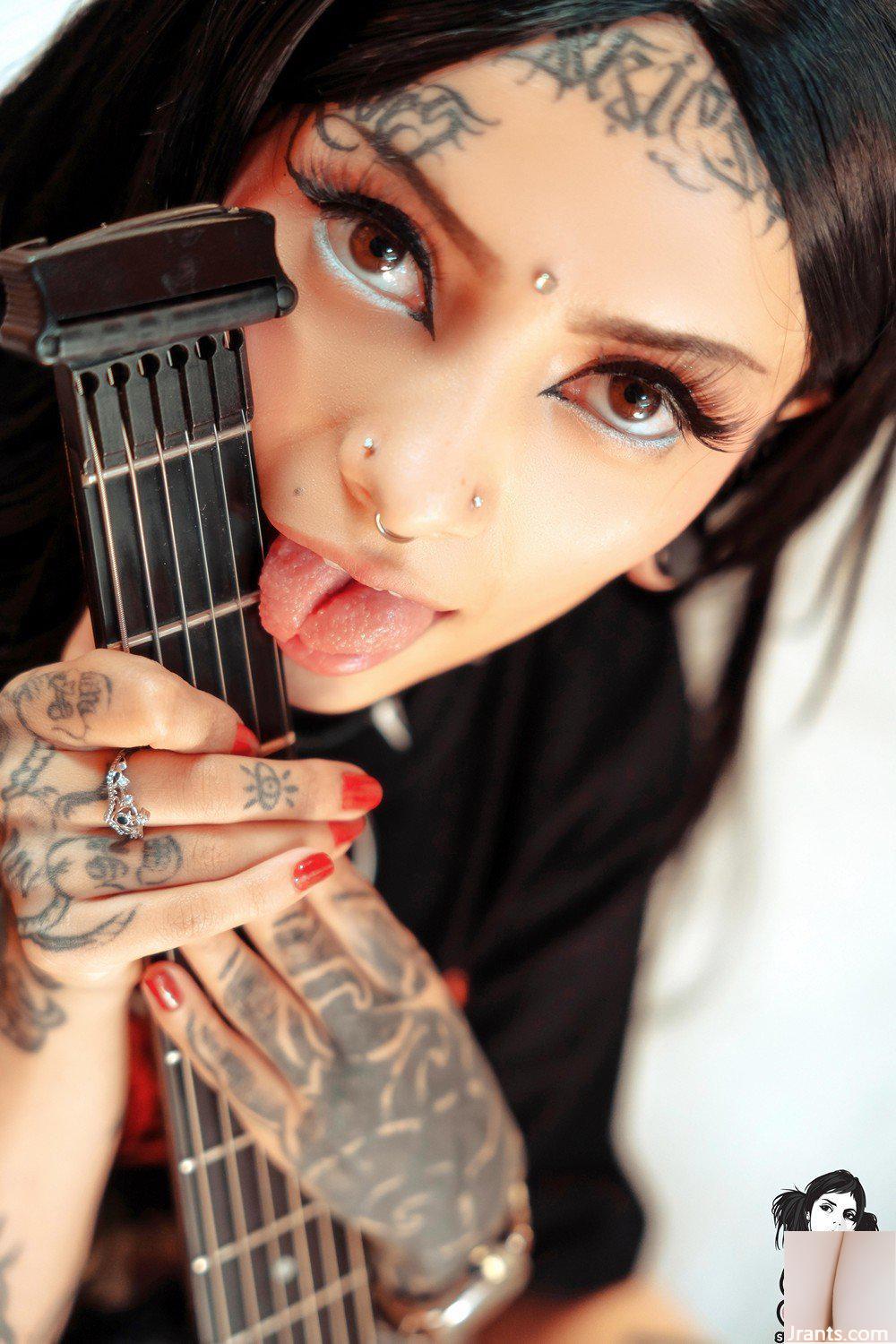 (Suicide Girls) 03/10/2024-Siete -Malignidad (46P)