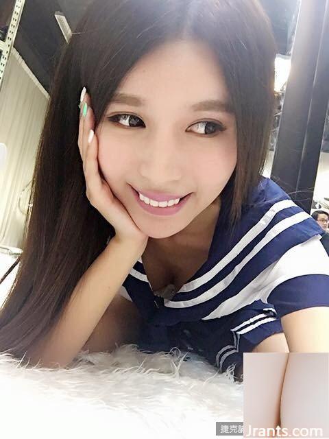 تشارك الفتاة الجميلة Vickybaby Vicky (Liu Ziyu) صور بيكيني مثيرة (42P