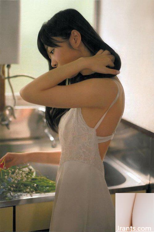 (La última foto «Ugly Poisoned» es de gran escala, sin ropa interior, grandes nalgas sexys AKB48 Sashihara Rino (23P)