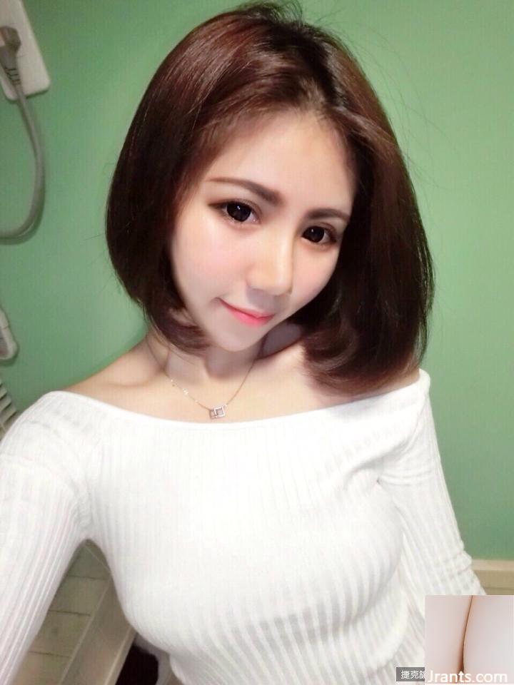 Xiang Qing (50P) လေးလံသော မျက်လုံးများဖြင့် Sexy ကျသော မိန်းကလေး