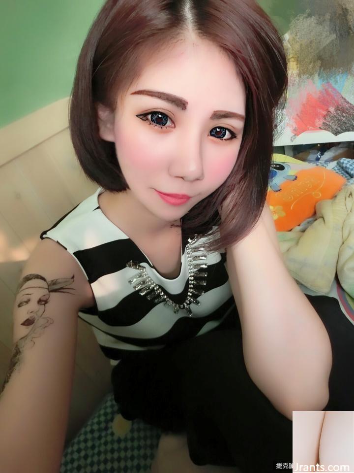 Xiang Qing (50P) လေးလံသော မျက်လုံးများဖြင့် Sexy ကျသော မိန်းကလေး