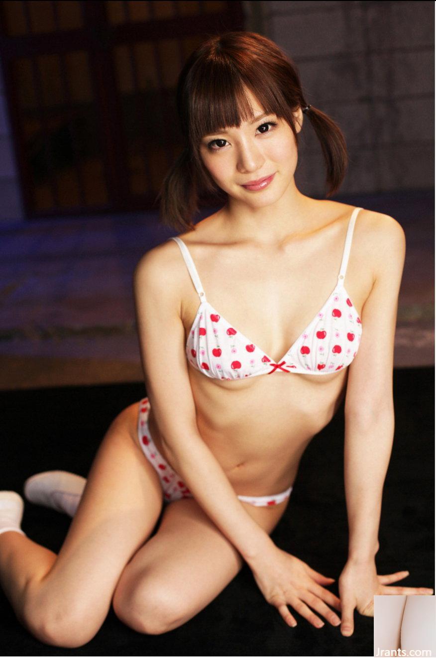 Aufregendes Cosplay Airi Suzumura (64P)