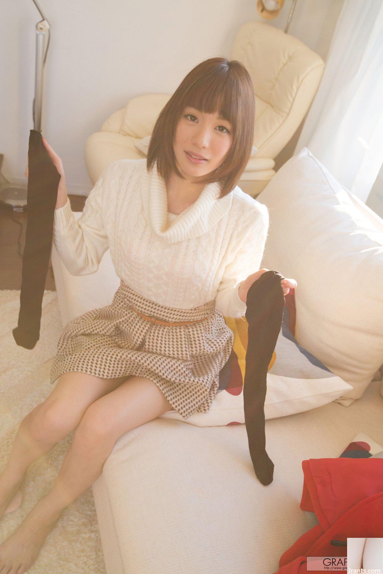 Airi Suzumura (Foto) 《Petite Amie》(Especial de Año Nuevo 2016)(210P)