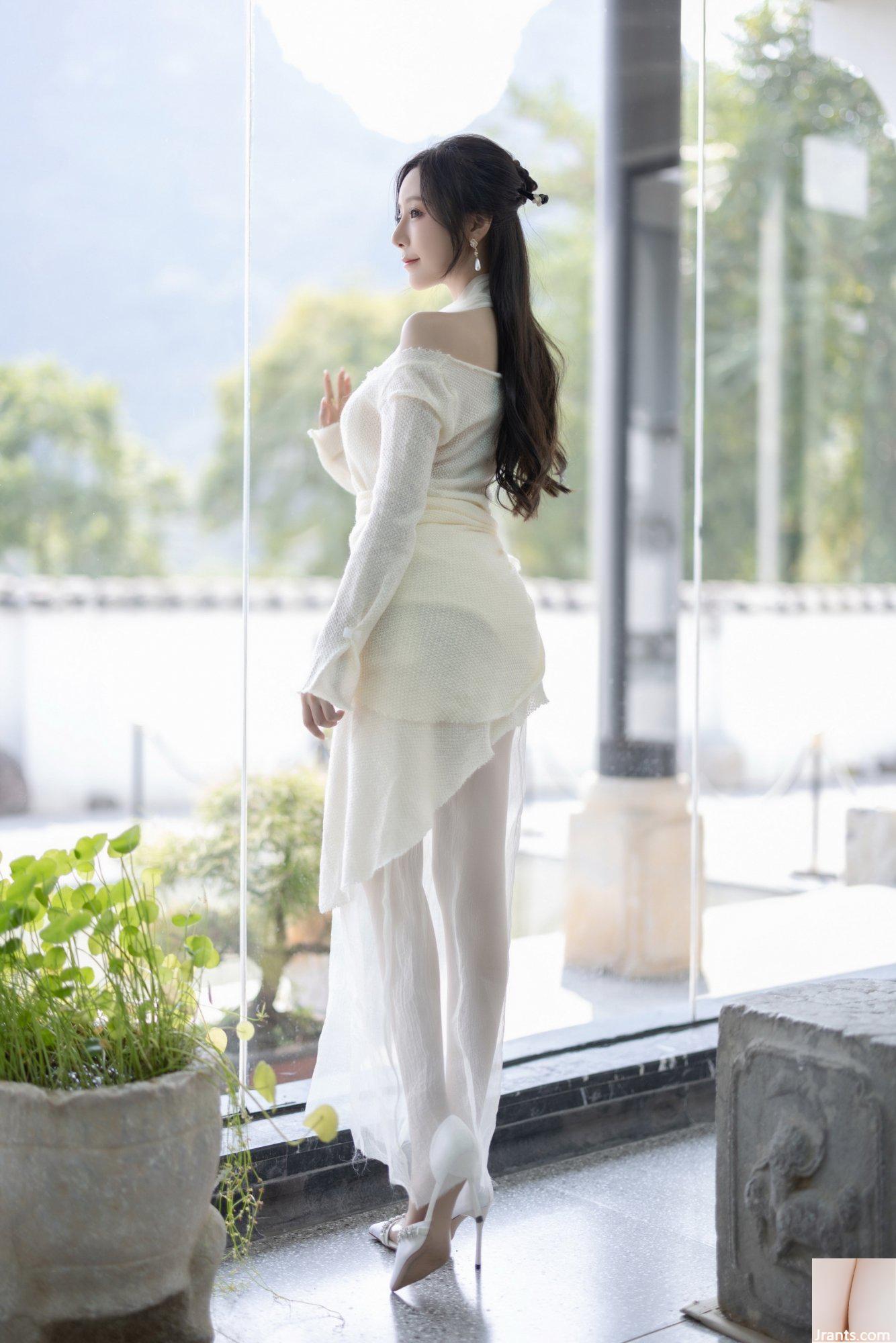 Wang Xinyao Yanni calligraphie et peinture en robe blanche (101P)