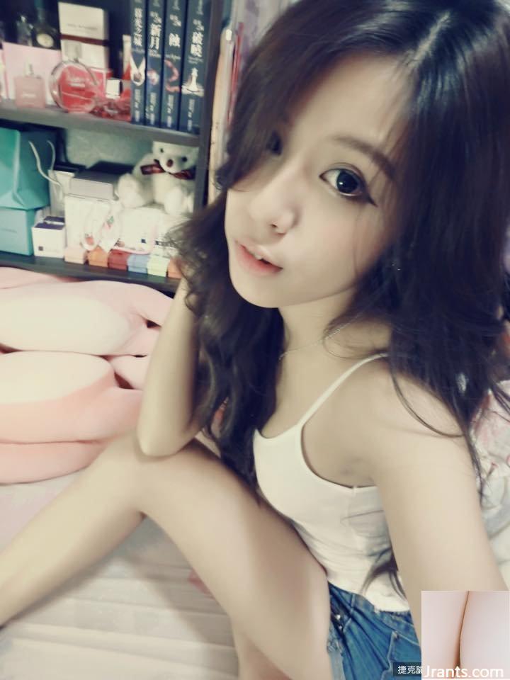 Gadis cantik seksi Chen Keyie (32P)